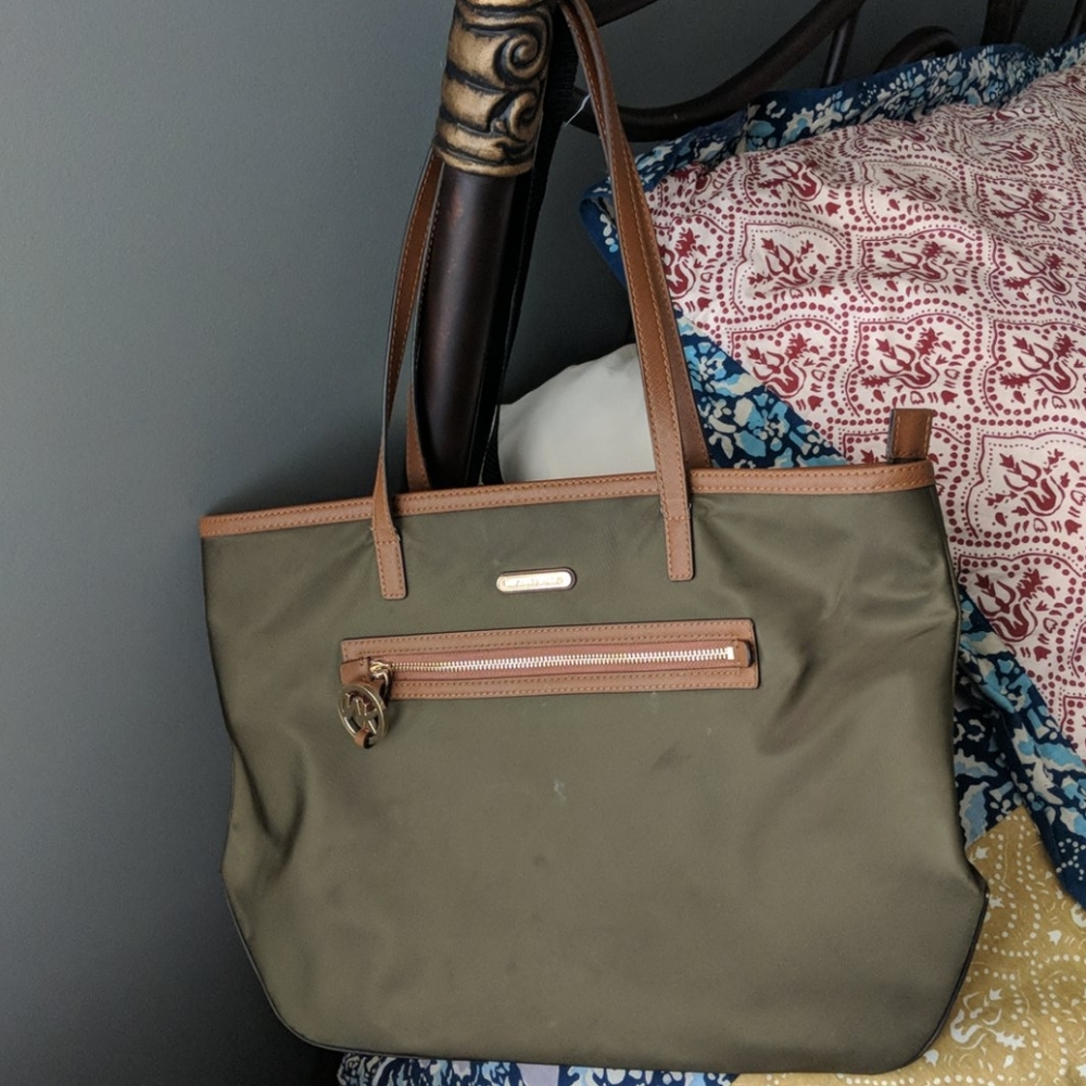 Michael Kors purse/tote